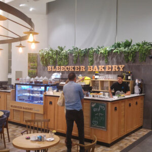 שילוט בית קפה בלאק ברי