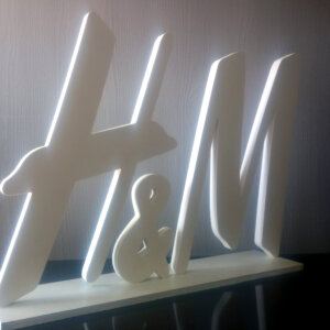 שלט מיוחד למותג